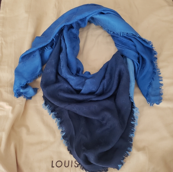 Limited Time Listing Authentic Louis Vuitton Classic Shawl Blue Ombre - Picture 2 of 9
